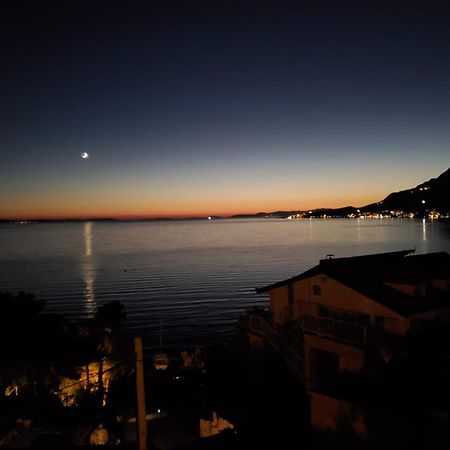 Vila Jadran オミシュ エクステリア 写真