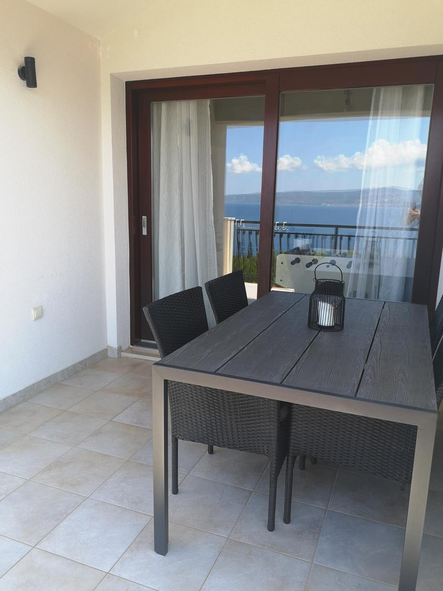 Vila Jadran オミシュ エクステリア 写真